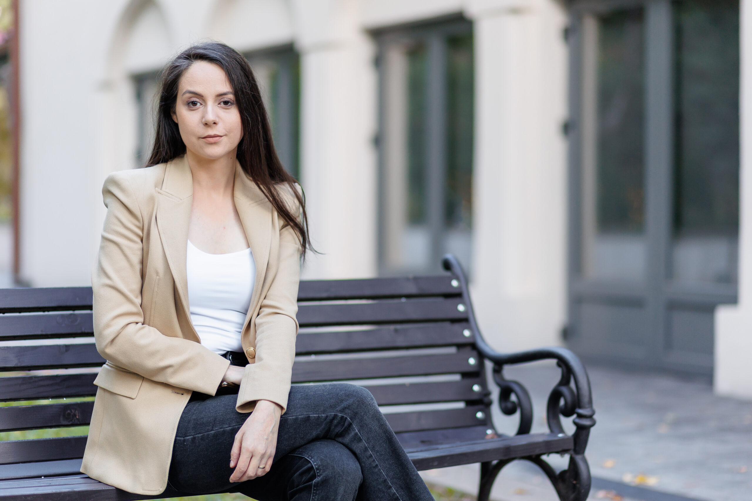 Coachingul este un proces ghidat care te ajută să-ți clarifici obiectivele, să-ți descoperi potențialul și să acționezi pentru a obține rezultatele dorite.